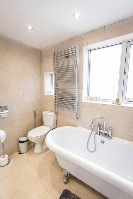 Windsor House 3 Bedrooms Sleeps 8 Manchester Exterior foto